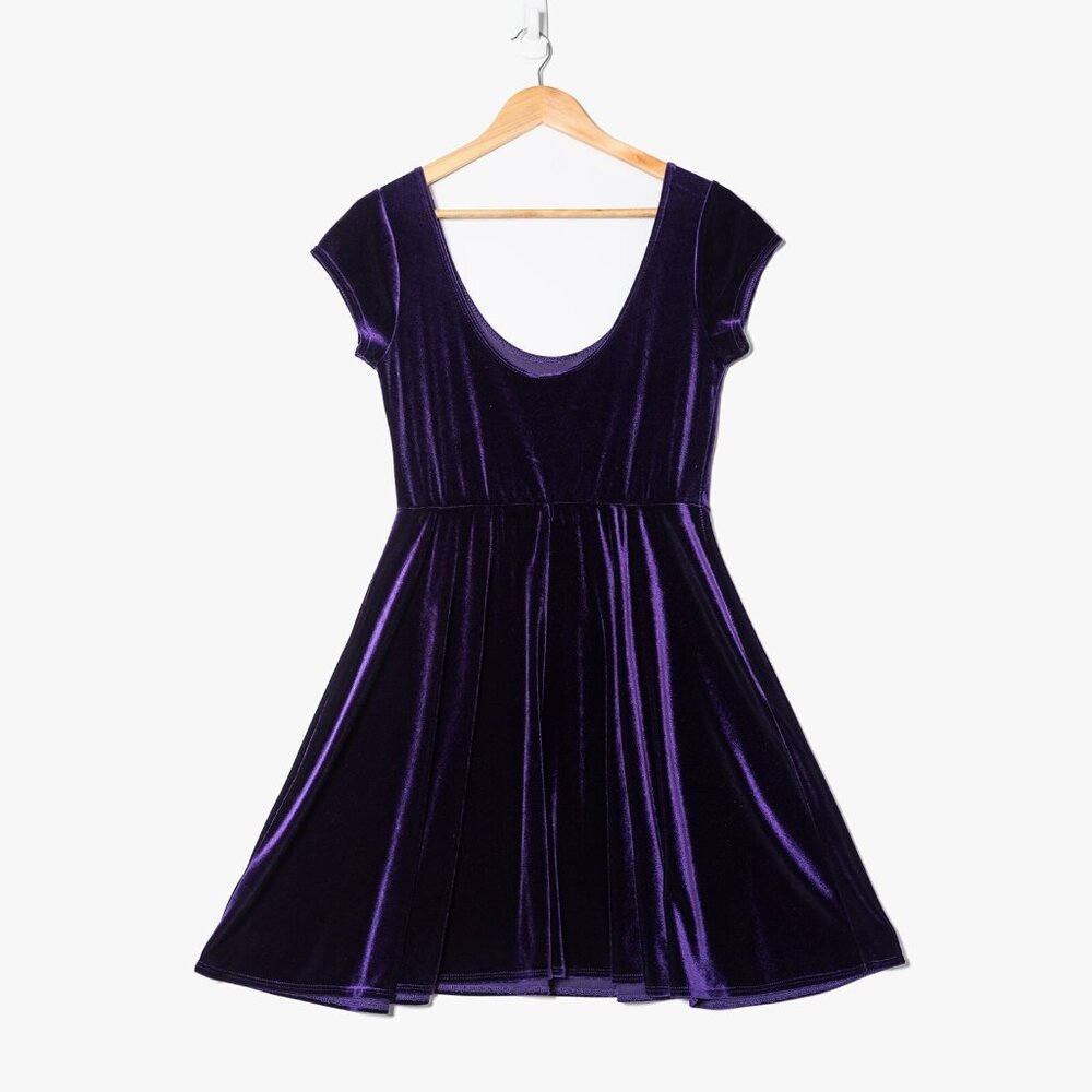 Vintage Ixia Women's Large Scoop Neck Cocktail Dress Purple Velvet
